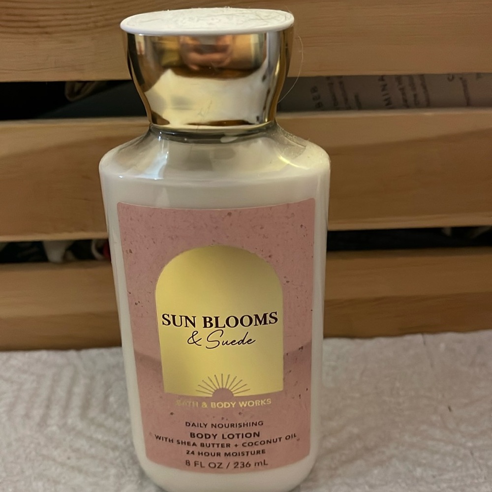 Bath and Body Works (2)